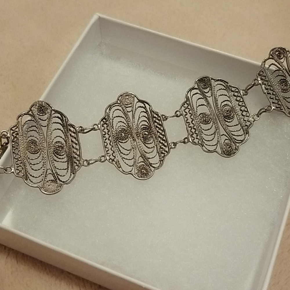 Vintage style silver bracelet